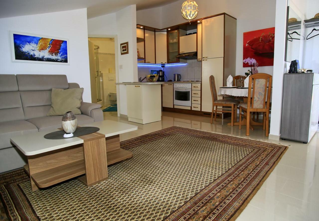 Apartment Panorama ポレッチ エクステリア 写真