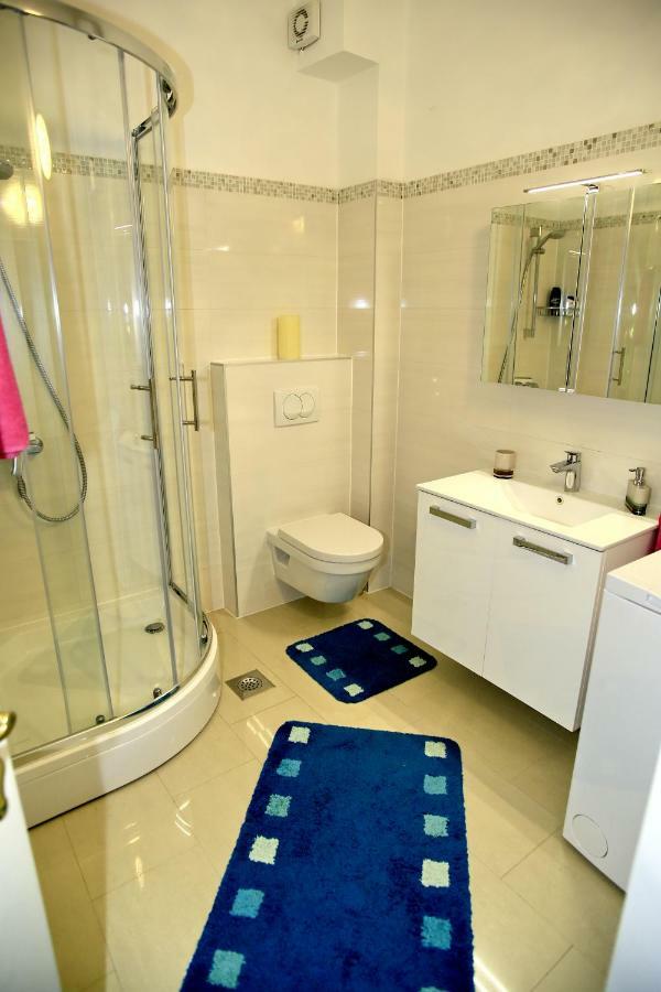 Apartment Panorama ポレッチ エクステリア 写真